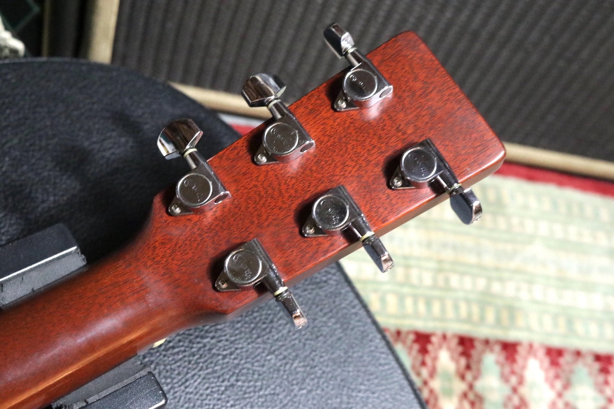 Martin 000-1 1999
