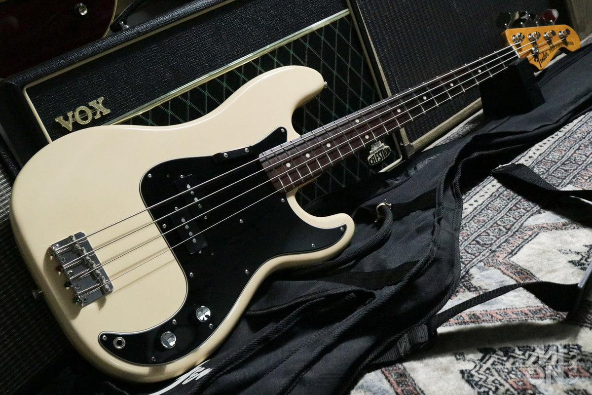 Fender Japan Precision Bass PB70-70US