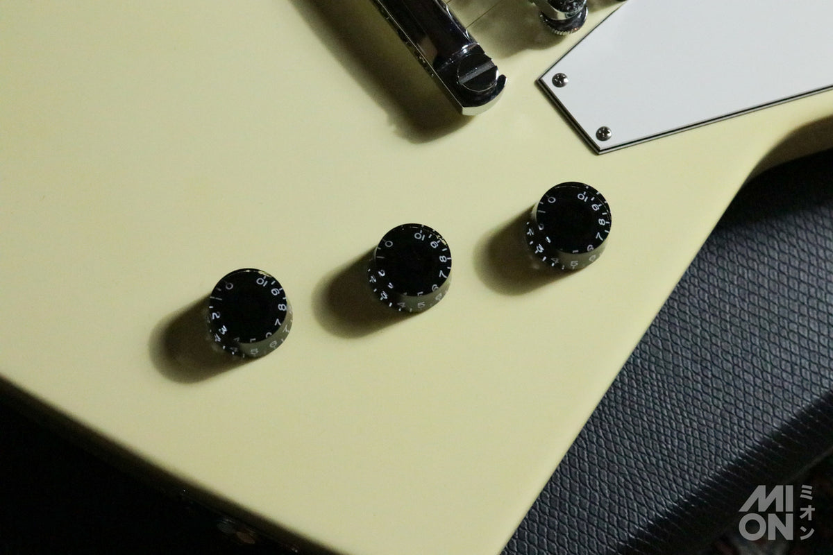 Gibson Explorer Classic White 2008 w/ Seymour Duncan Pickups