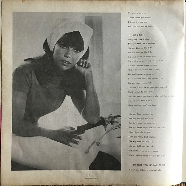 Golden Nancy Sinatra